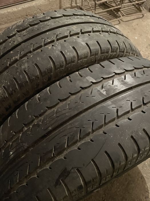 Vand 2 cauciucuri de vara