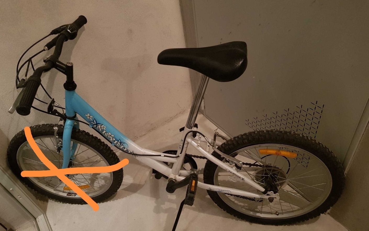 Детски велосипед 16 " без спици на предно колело,