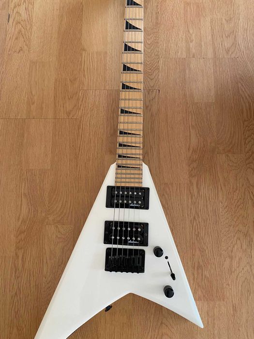 Chitară electrică Jackson JS1X Rhoads Minion AH FB Alb satinat