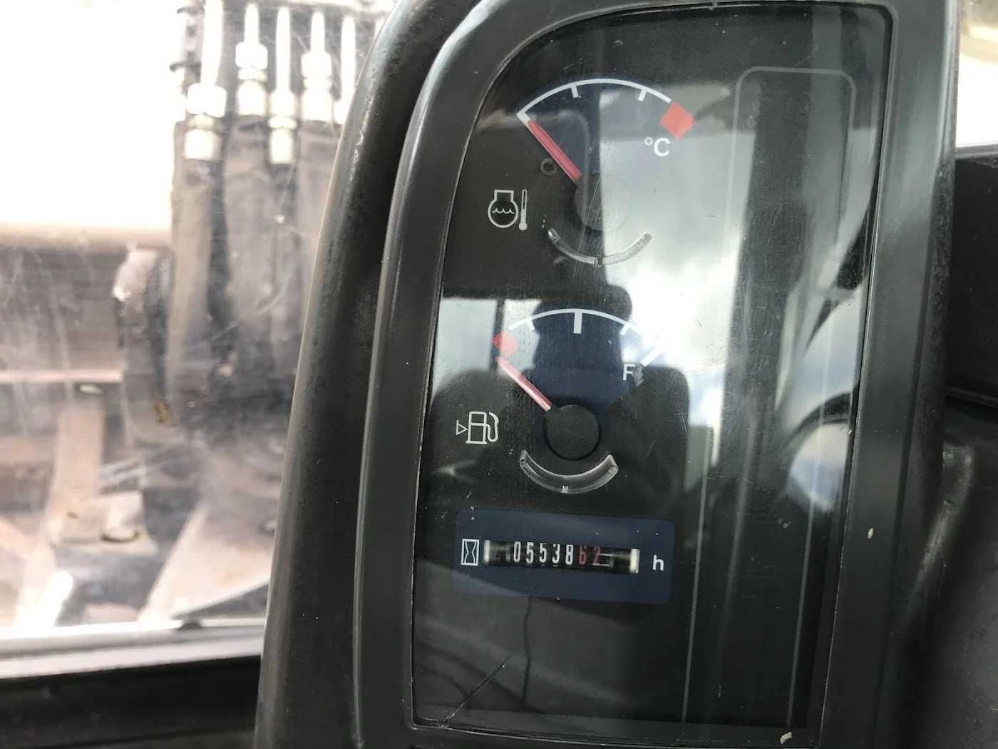 Багер Volvo EC27C