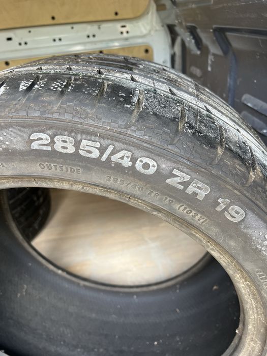 285 40 R19 Continental