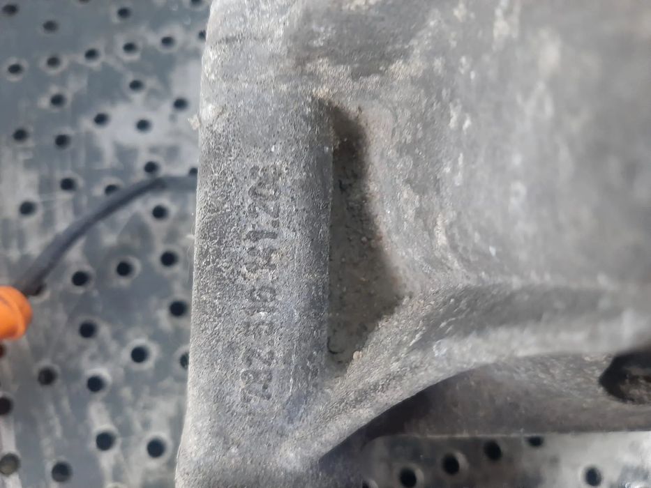 suport tampon motor stanga cu senzor  2.0 tdi cjc audi a4 b8 8k