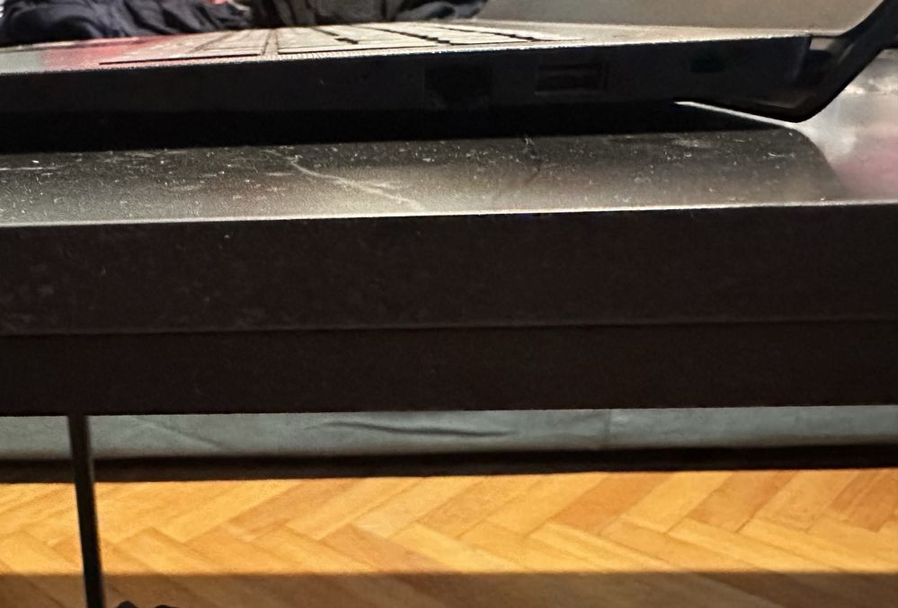 Laptop Lenovo V15
