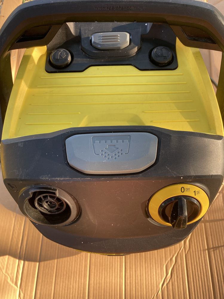 Прахосмукачка KARCHER WD5