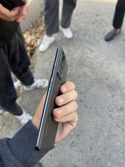 Xiomi 13 lite  256 gb aybi yuq idealniy