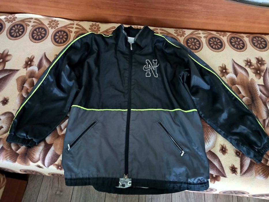 Продавам оригинална грейка Nike