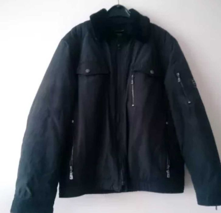 Зимно мъжко яке с пухена яка