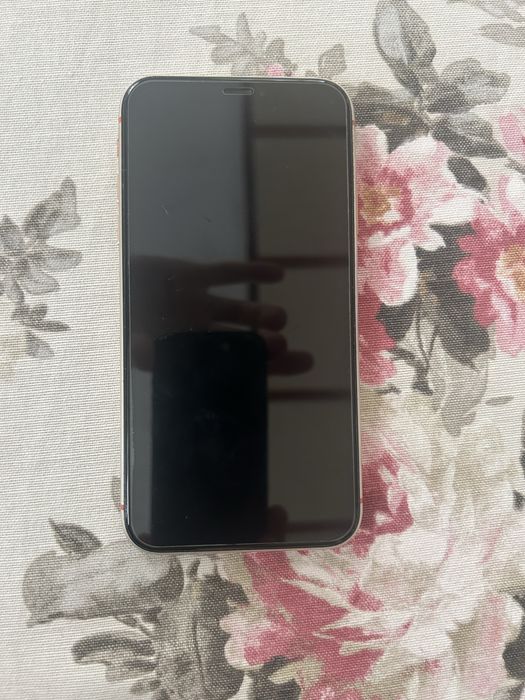 Iphone Xr 128 продавам
