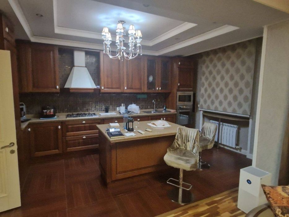 Квартира Цум, 110 школа  Габус 6/5-6/6 215 кв.м