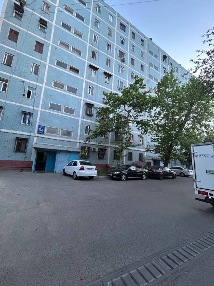Продаётся 4-комнатная квартира на Алгоритм м.Гулистан