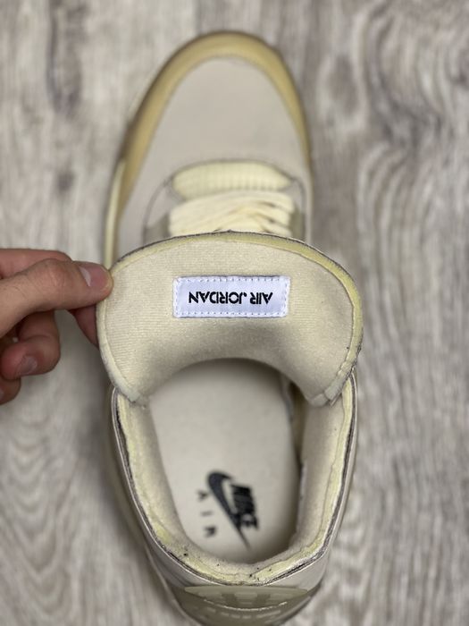 Air Jordan 4 Retro Off-White Sail marimea 45-46