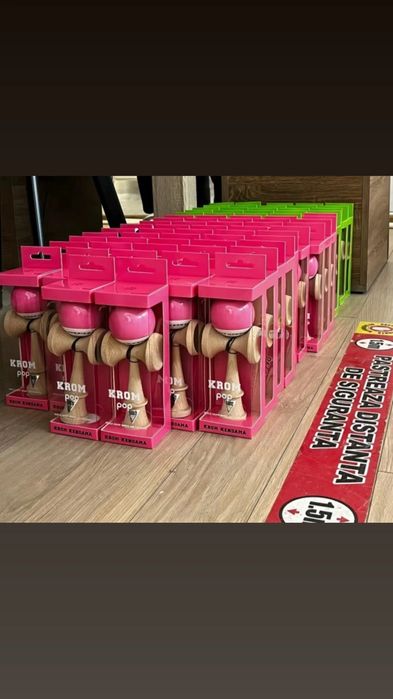 Vând kendama krom pop