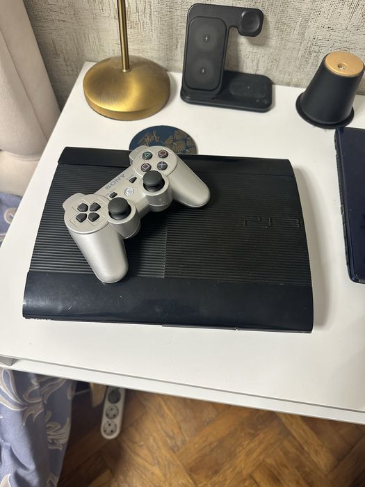 Playstation 3 Slim Controller plus joc GTA V