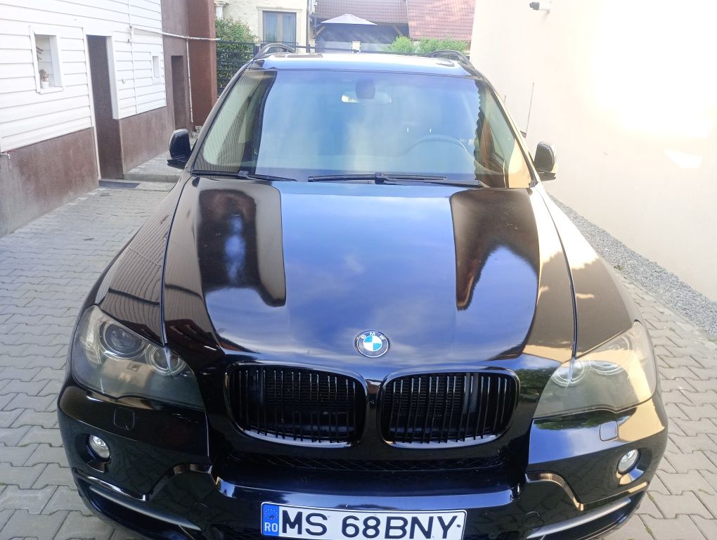 BMW X5 e70 se oferă fiscal mașină întreținută