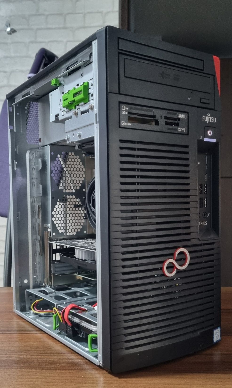 Unitate PC Gaming: i5 6500/8GB RAM/RX 550 4GB/SSD 240GB/500GB HDD/WiF