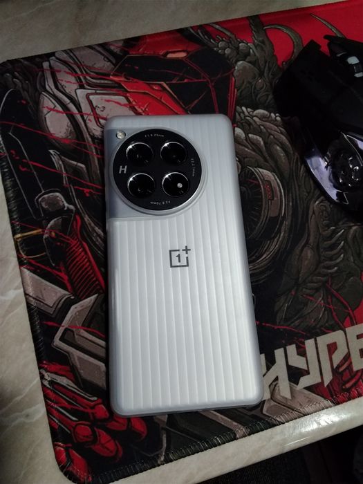 Срочно OnePlus 12 12/256