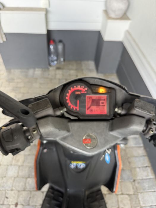 Aprilia SR 50 – Scuter sport 2T, 50cc, stare foarte bună