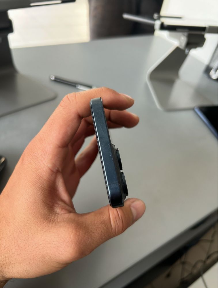 Продавам Iphone 15 PRO MAX 256gb