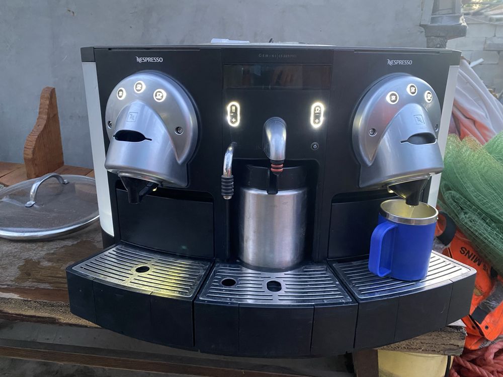 Професионална кафемашина Nespresso Gemini GS220 PRO