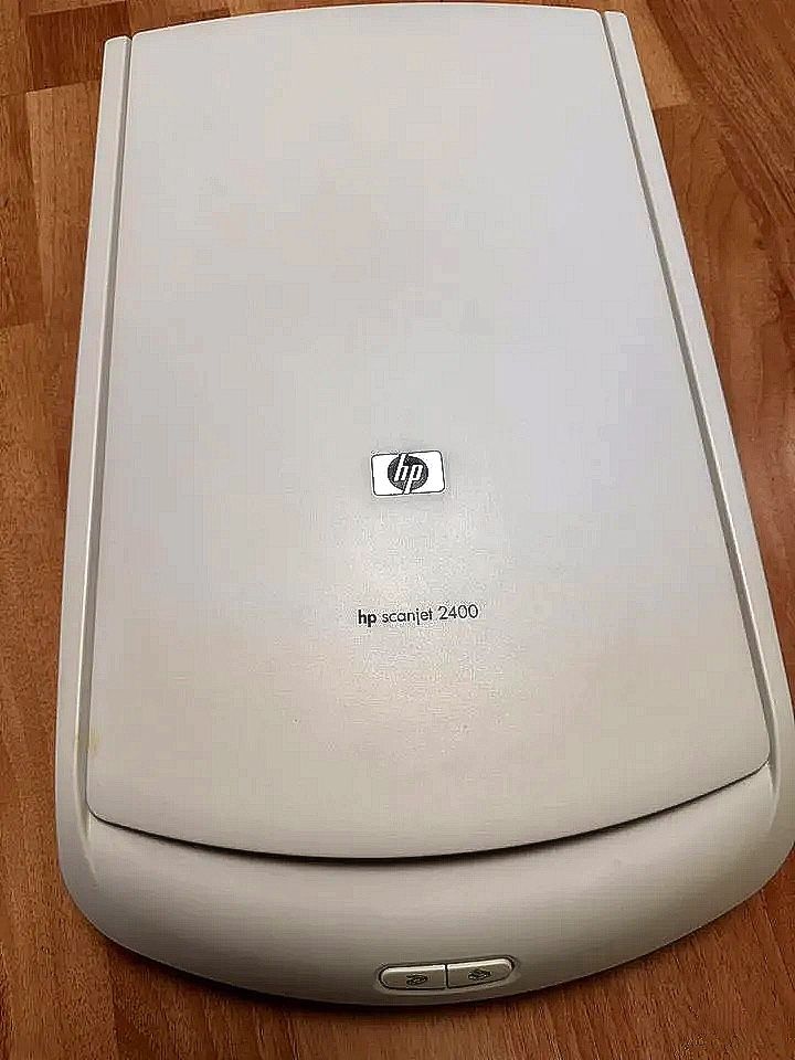 Сканер HP ScanJet 2400 в отличном состоянии.