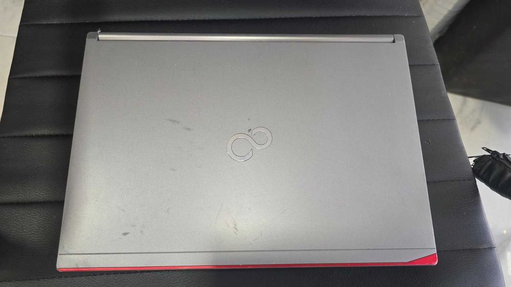 Лаптоп Fujitsu Lifebook E734, 13.3", i7-4610M, 8GB RAM, 256GB HDD