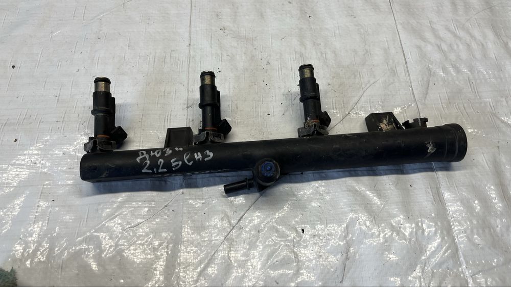 Citroen Picasso 2.0 бензин горивна рейка с дюзи