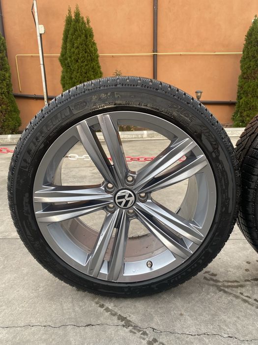 Vând jante r 19 volkswagen