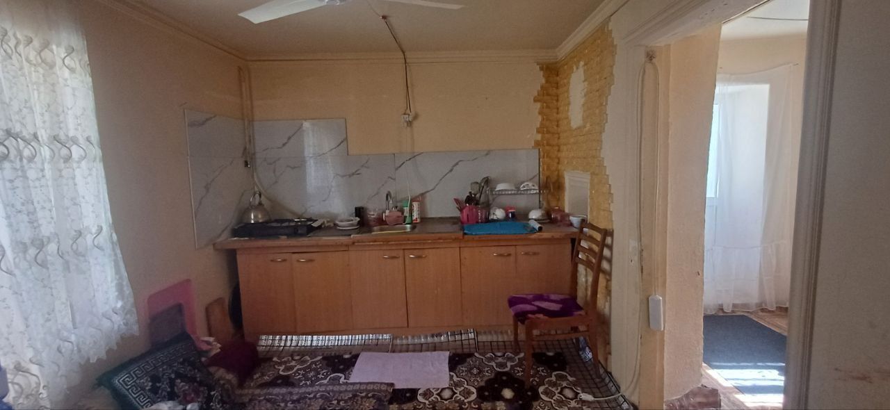 Продаётся дом 1.40 соток 3 комната Яшнобадский район рынка Рисовый.