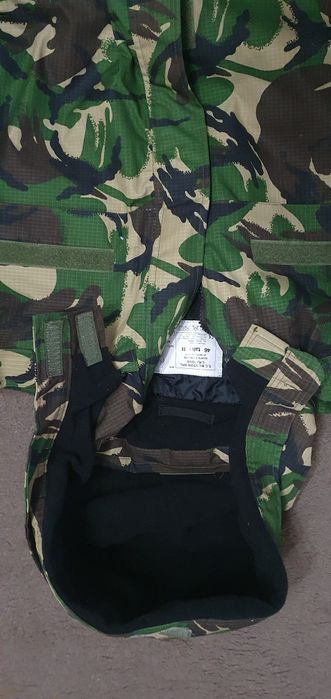 Scurtă mozaic pădure