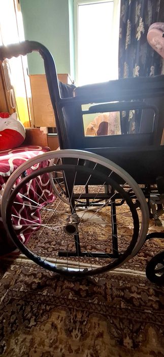 Vând carucior handicap