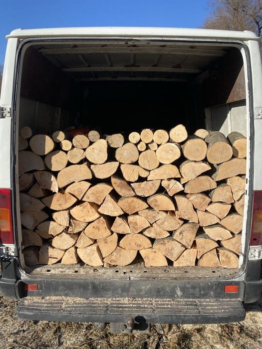 Vând lemne de foc  carpen fag tăiate și crepate la dorința clientului