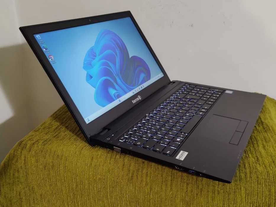 Laptop TERRA Mobile 1515 - Core i5 7200U / SSd 240GB - Windows 11 Pro
