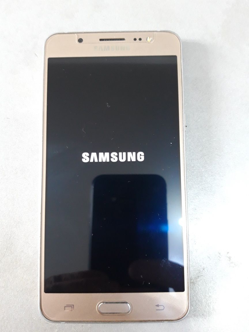 Продам смартфон Galaxy J5 (2016)