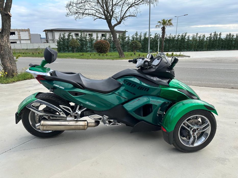 Can am spyder bombardier