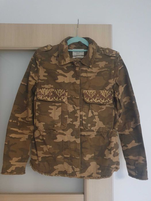 Jacheta camuflaj Bershka