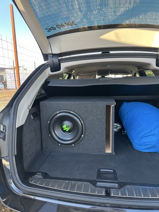 Incinta subwoofer auto custom difuzor 12”