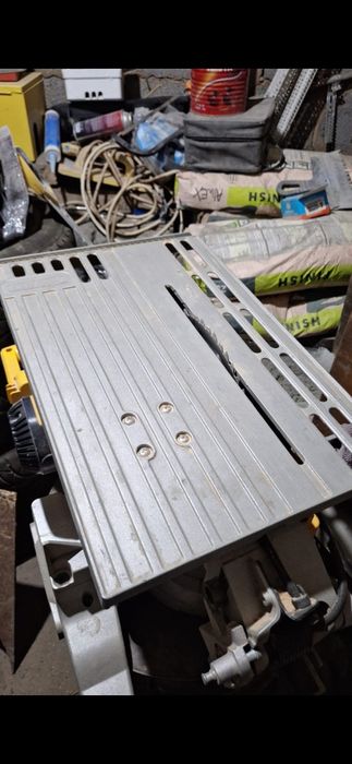 Продам торцовку девольт