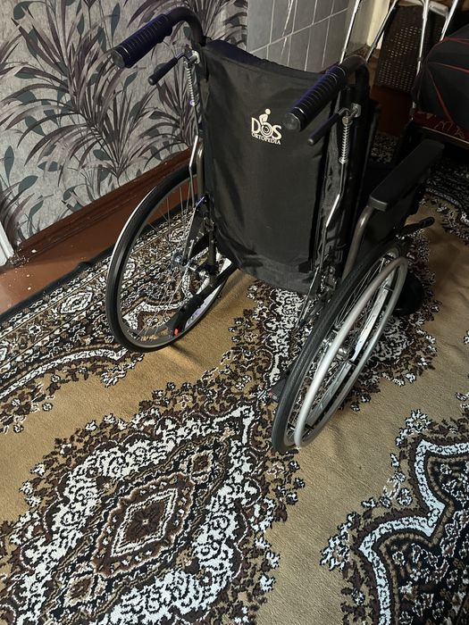 Продам инвалидную коляску