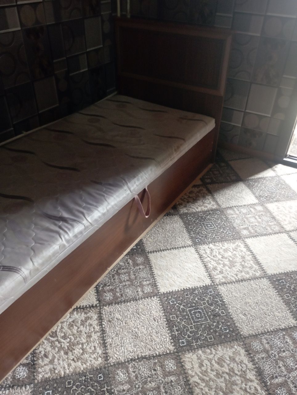 Zangiota Eshonguzarda kvartira ijaraga beriladi 1 xona 2 xona qilingan