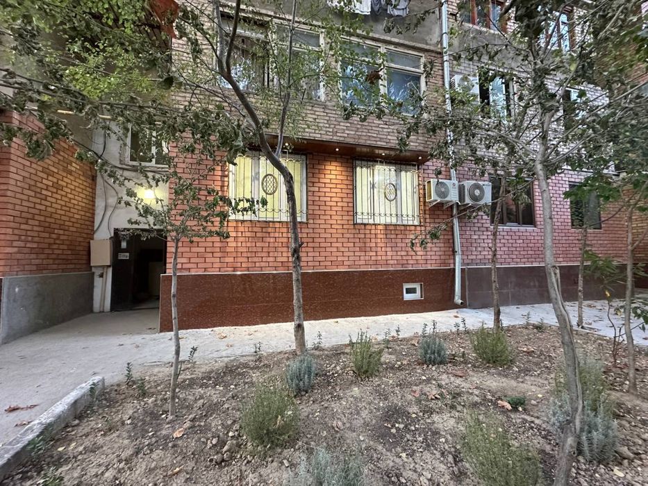 Продаю квартиру в Чиланзарском районе 2х комнатная  54 м2.