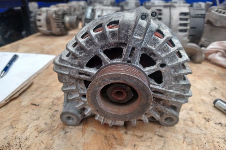 ALTERNATOR N47D20A  S7802261 BMW
