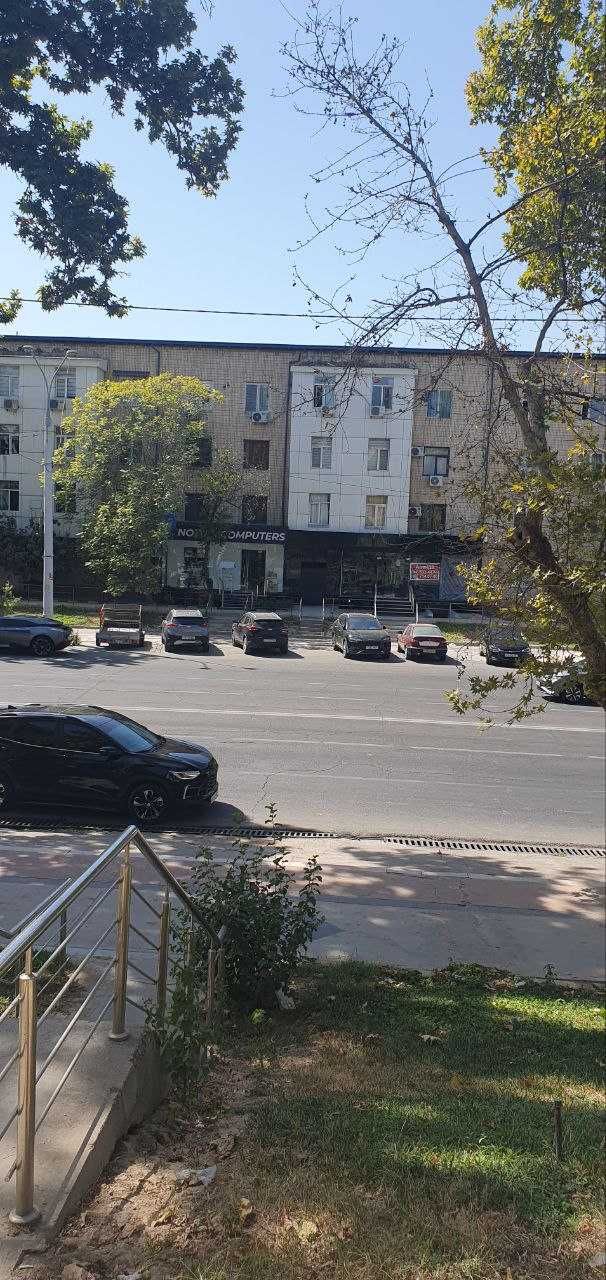 Под офис сотилади Лабзак Ц13 СРОЧНО