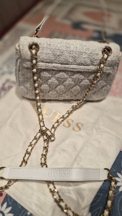 Чанта Guess бяла
