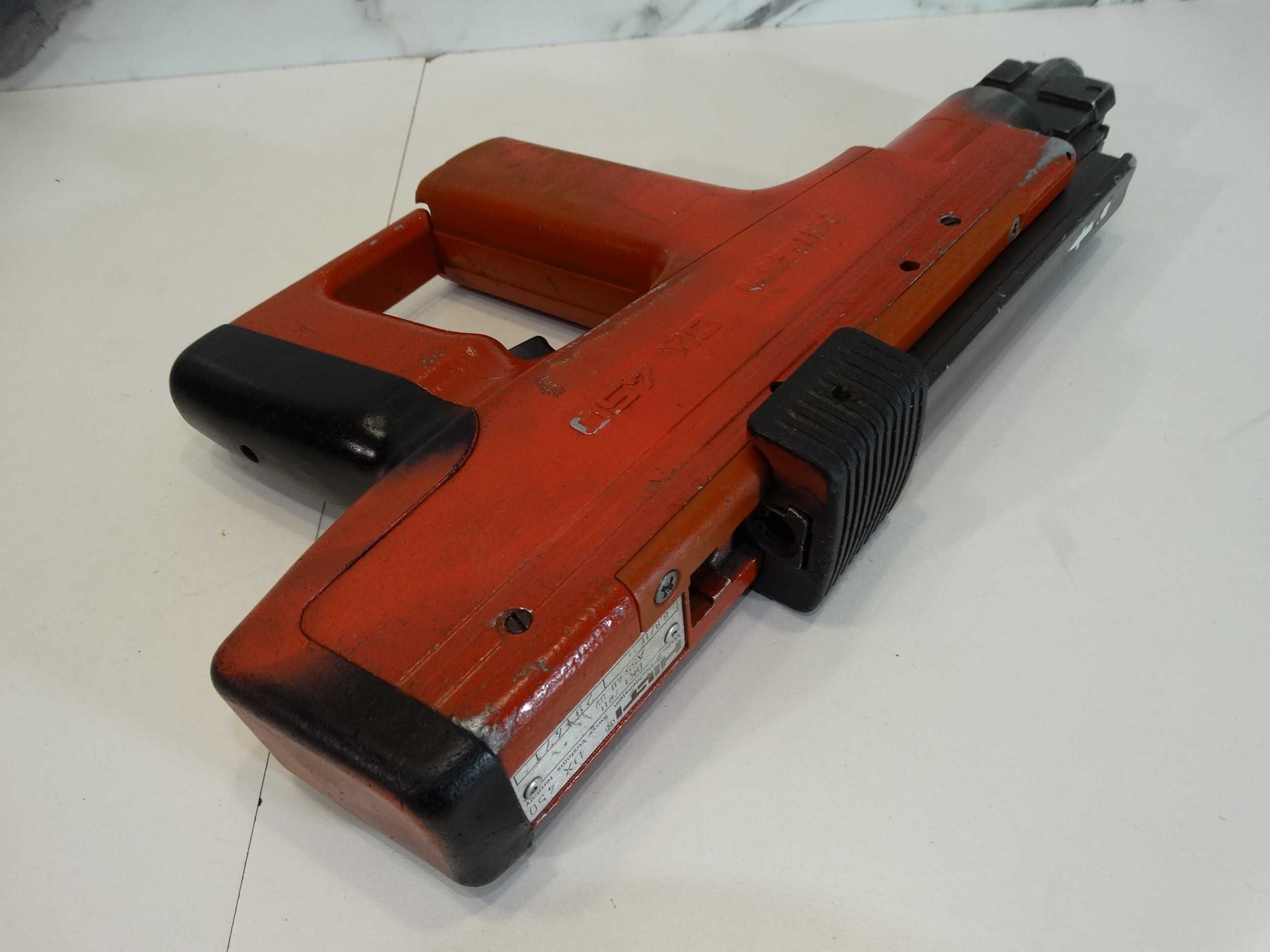 Hilti DX 450 - Уред за директен монтаж с капси