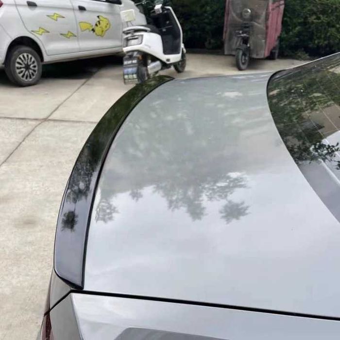 Eleron Portbagaj Lip Codita VW Volkswagen Passat B8 15-22, Negru Lucio