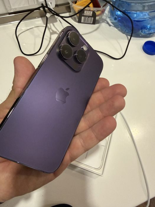 Iphone 14 pro purple