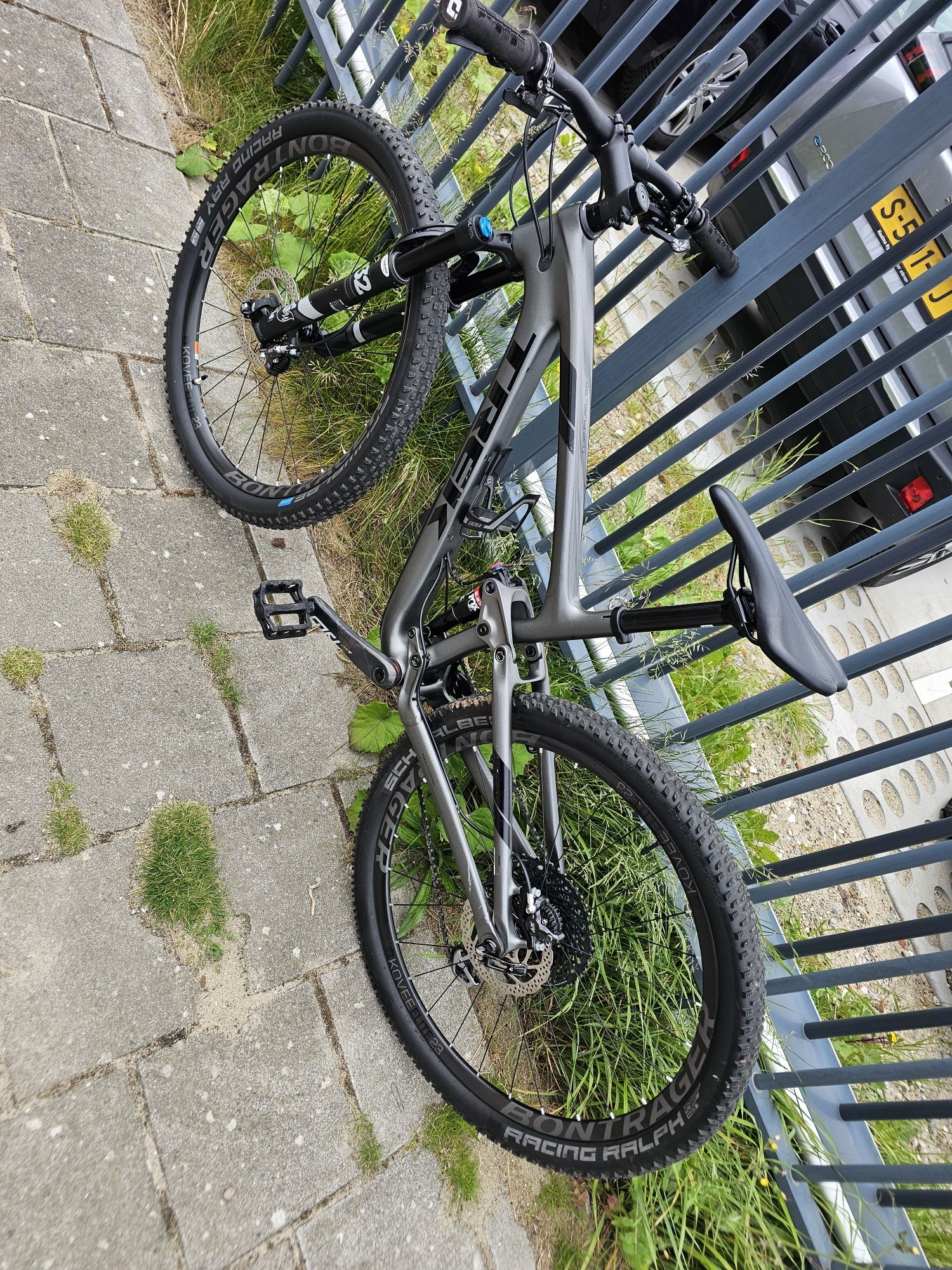 Trek 9.8 full carbon