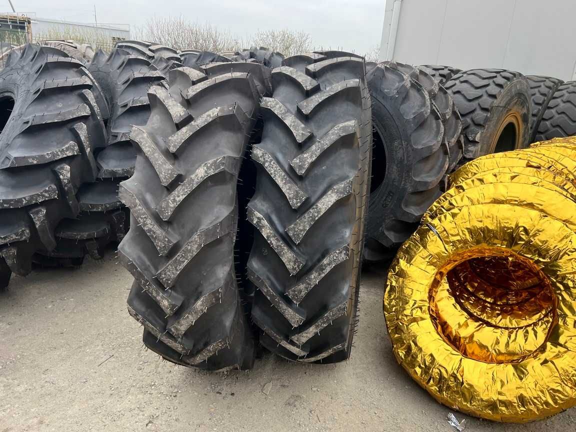 Cauciucuri cu 14 pliuri pentru tractor John Deere 16.9-30 cu livrare