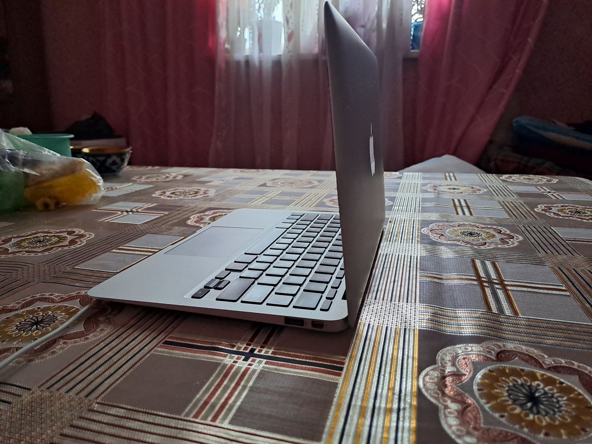 MacBook Air (11-inch, mid 2011)