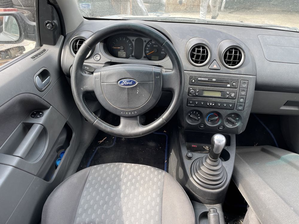 Ford Fiesta 1.6i 100кс 2005г На Части